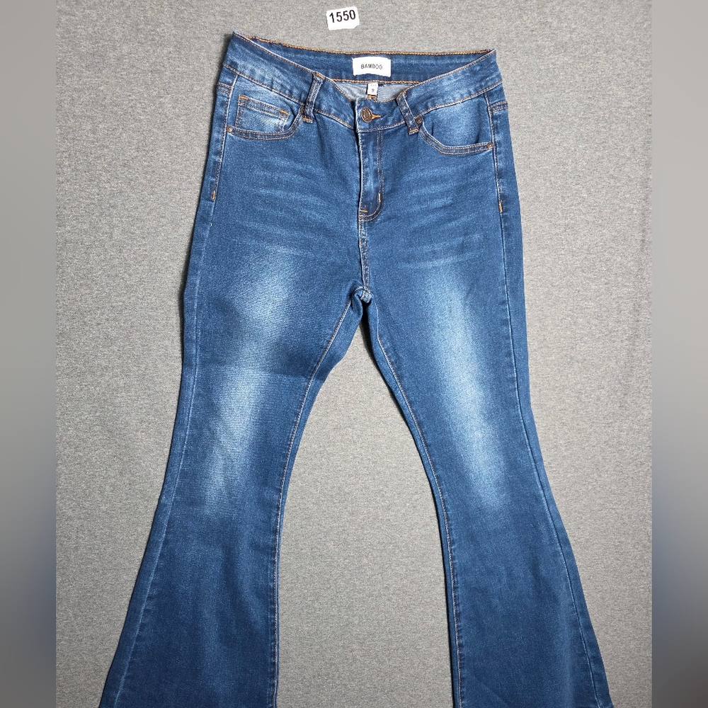 BAMBOO Women's Flare Jeans in Deep Blue. Sculpting. Retro-chic. Size 9